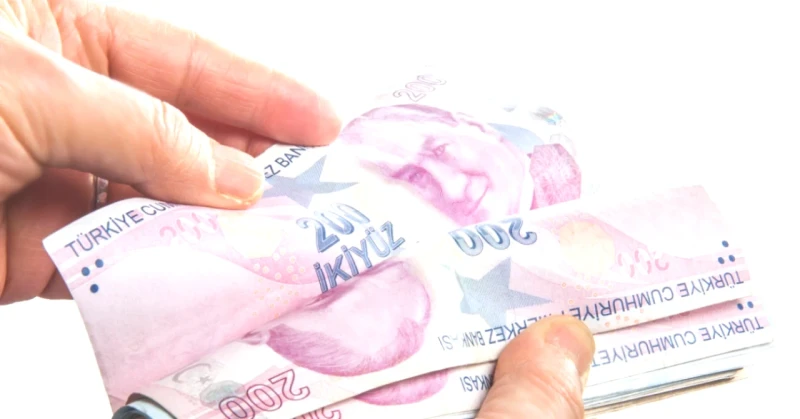 Cumhurbaşkanı Erdoğan Duyurdu! Emekli ve Memur Maaşları Bayram Öncesi Hesaplarda!